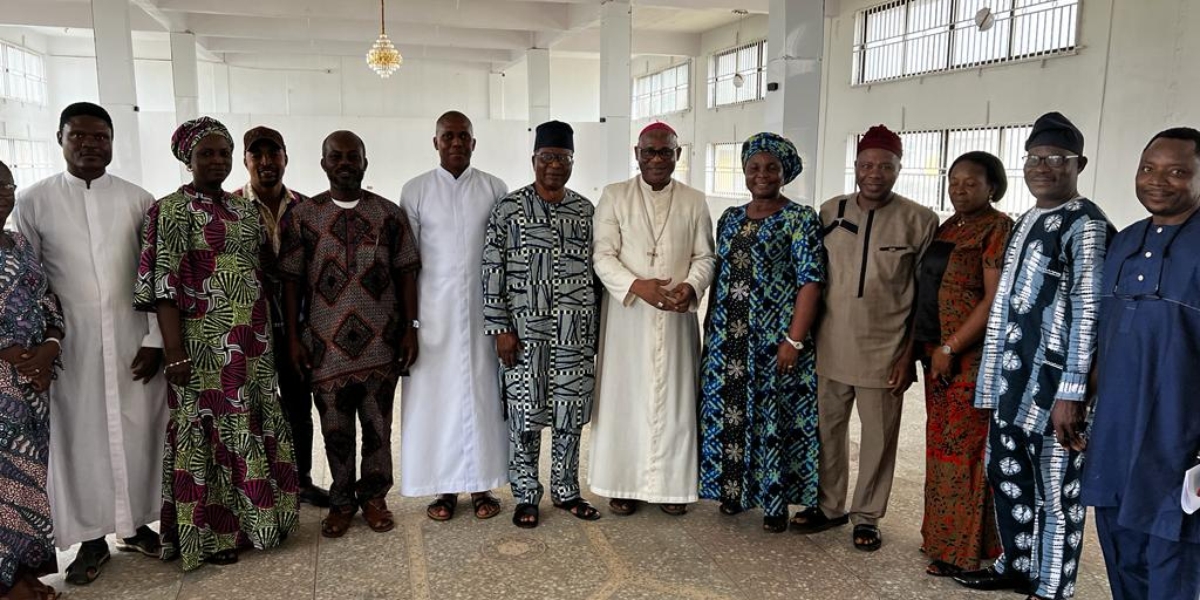 Photos from the Meeting between the Bishop and Building Committee Members on the progress of the New Cathedral Project ----04/0/2023